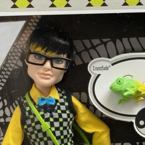 2011 monster high wave - ©,